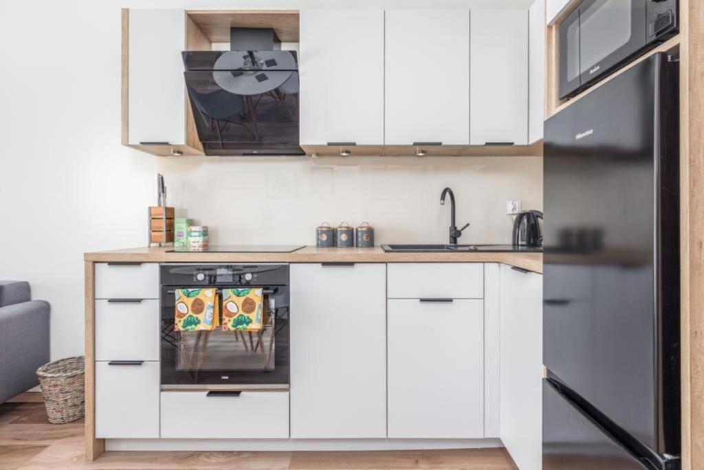 Modern Riverside Apartment With Free Parking Space Szczecin Exteriör bild